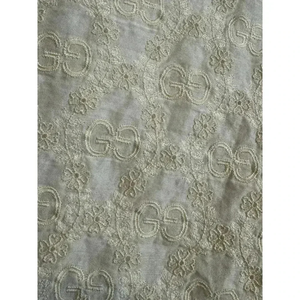 EUC Gucci Linen Embroidered Ivory Shorts $1,440 - Picture 3 of 11